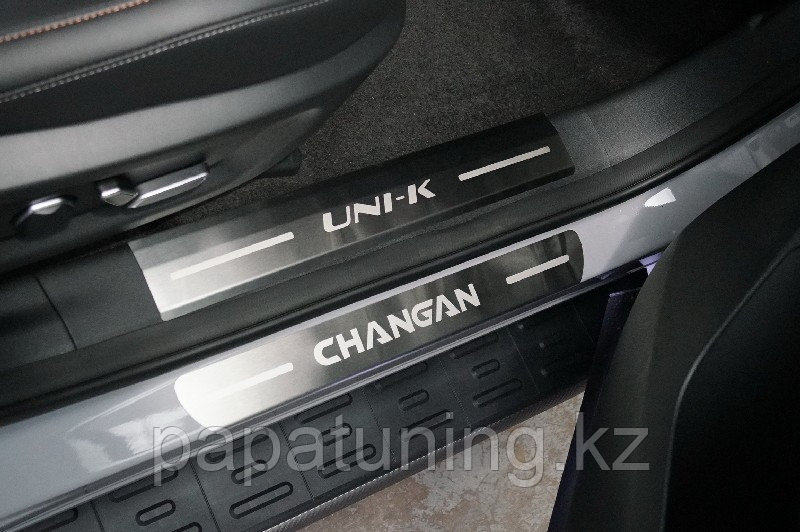 Накладки на пороги (лист шлифованный надпись Changan) 4шт ТСС для Changan UNI-K 2.0 4WD 2023- - фото 1 - id-p111631129