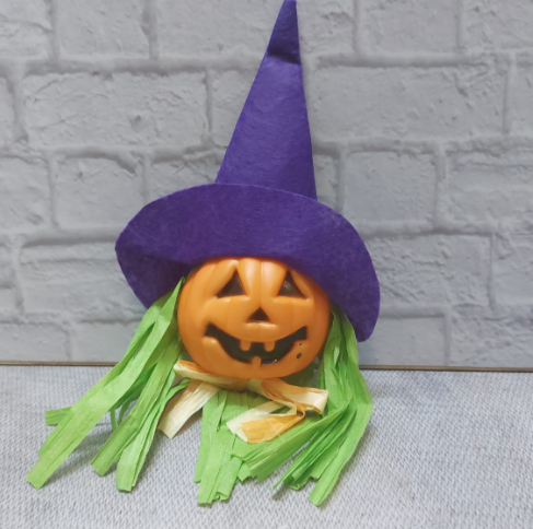 Украшение для хэллоуина тыква в фиолетовой шляпе - фото 1 - id-p111649954