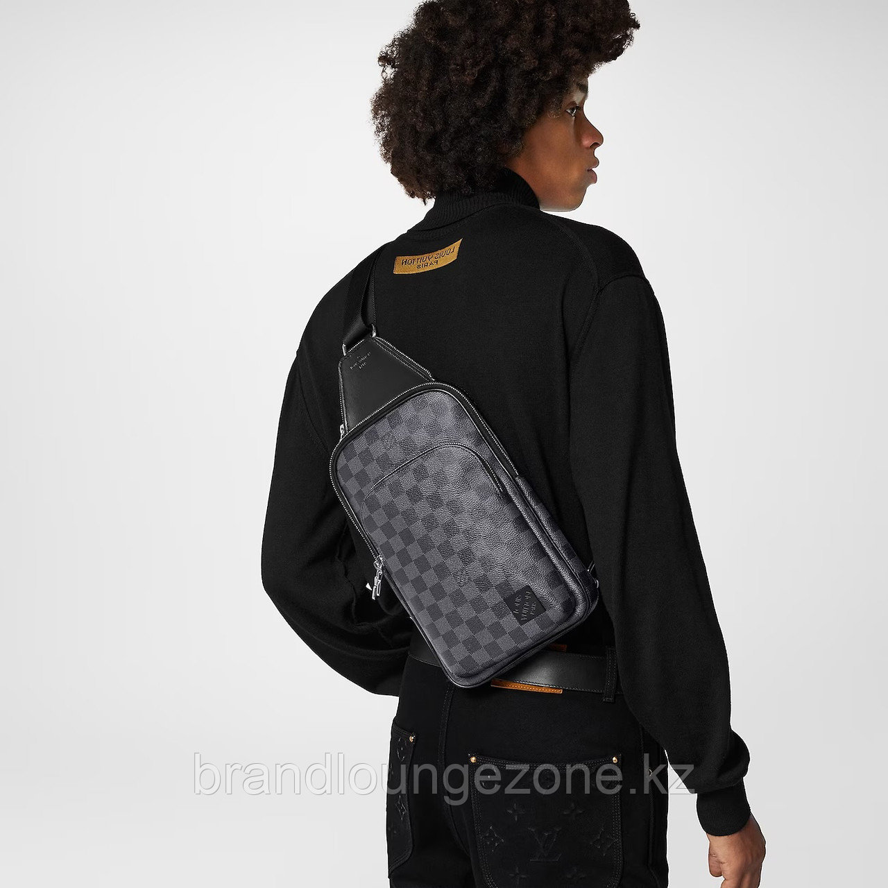 Сумка-мессенджер Louis Vuitton Avenue Sling Bag 2021 в серую клетку - фото 7 - id-p108225247