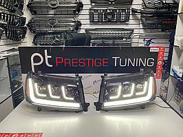Передние фары на Land Cruiser 100 2005-07 дизайн LC300