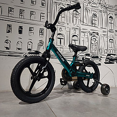 Изумрудный Детский двухколесный велосипед "Batler" с литыми дисками. 14" колеса.  С боковыми колесиками.