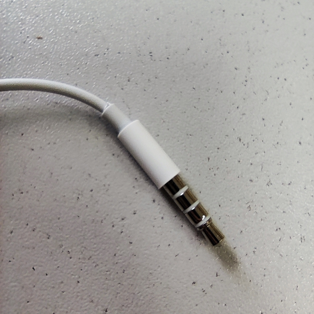 Гарнитура Apple EarPods, with Remote and Mic, for iPod/iPhone/iPad, White - фото 3 - id-p111727768