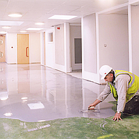 Наливной полиуретановый пол в квартире