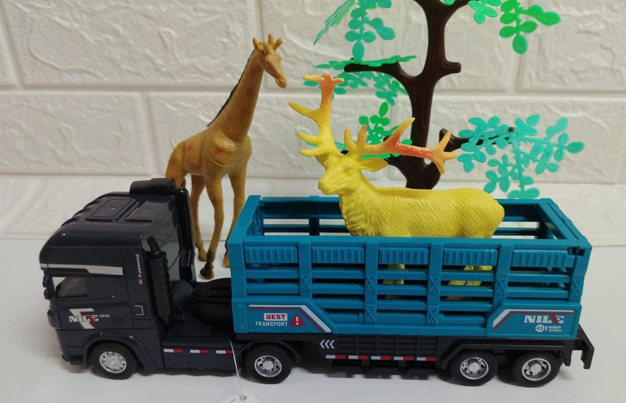 Фургон Скотовоз с дикими животными