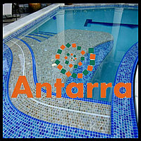 Стеклянная мозайка Antarra для отделки бассейна