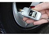 Брелок-измеритель давления в шинах в форме автомобиля, серебристый, фото 3