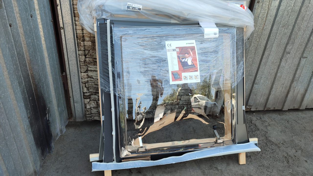 Окно-люк из поликарбоната WSZ 86х86 см Fakro для нежилых помещений с универсальным окладом - фото 2 - id-p111857378