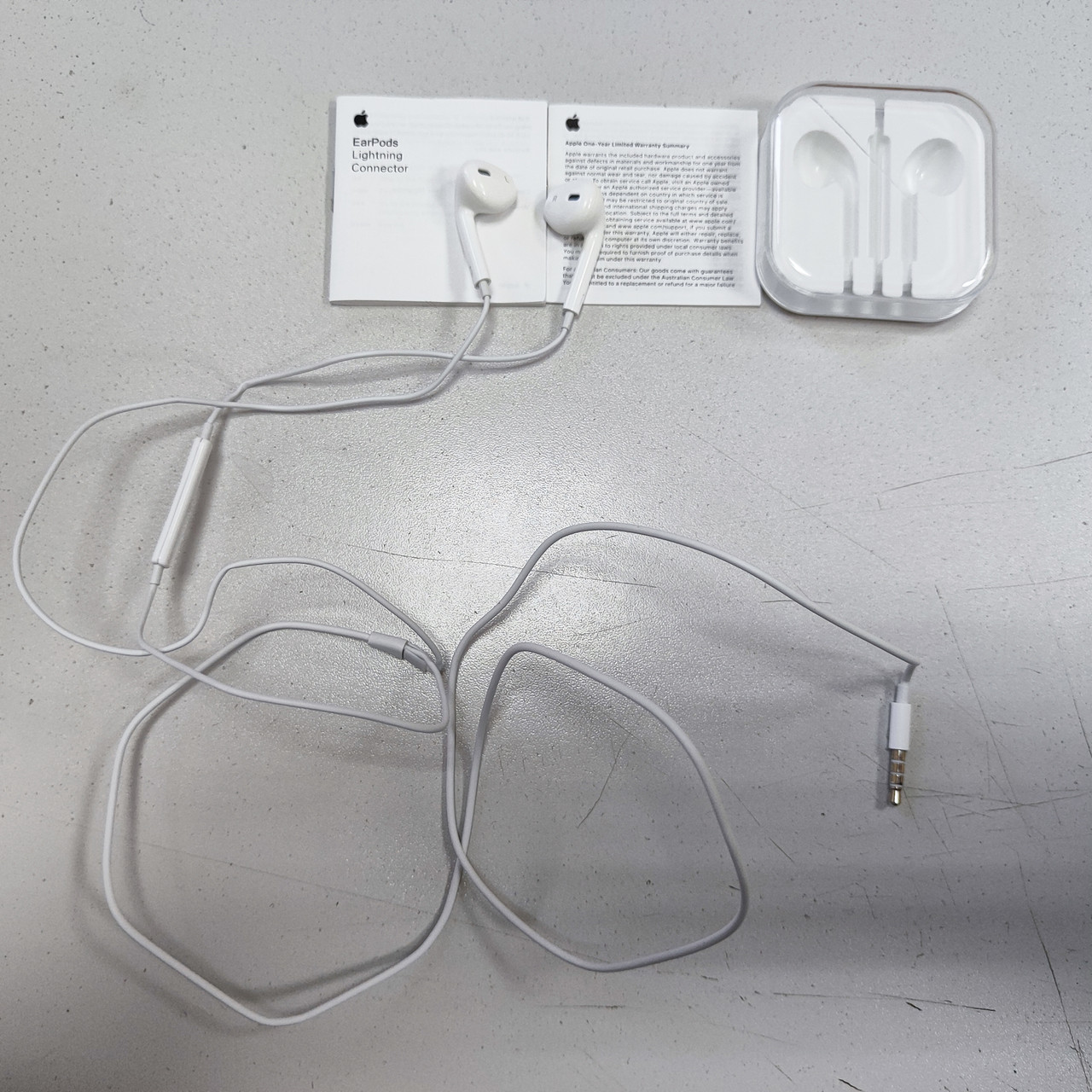 Гарнитура Apple EarPods, with Remote and Mic, for iPod/iPhone/iPad, White - фото 1 - id-p107366725