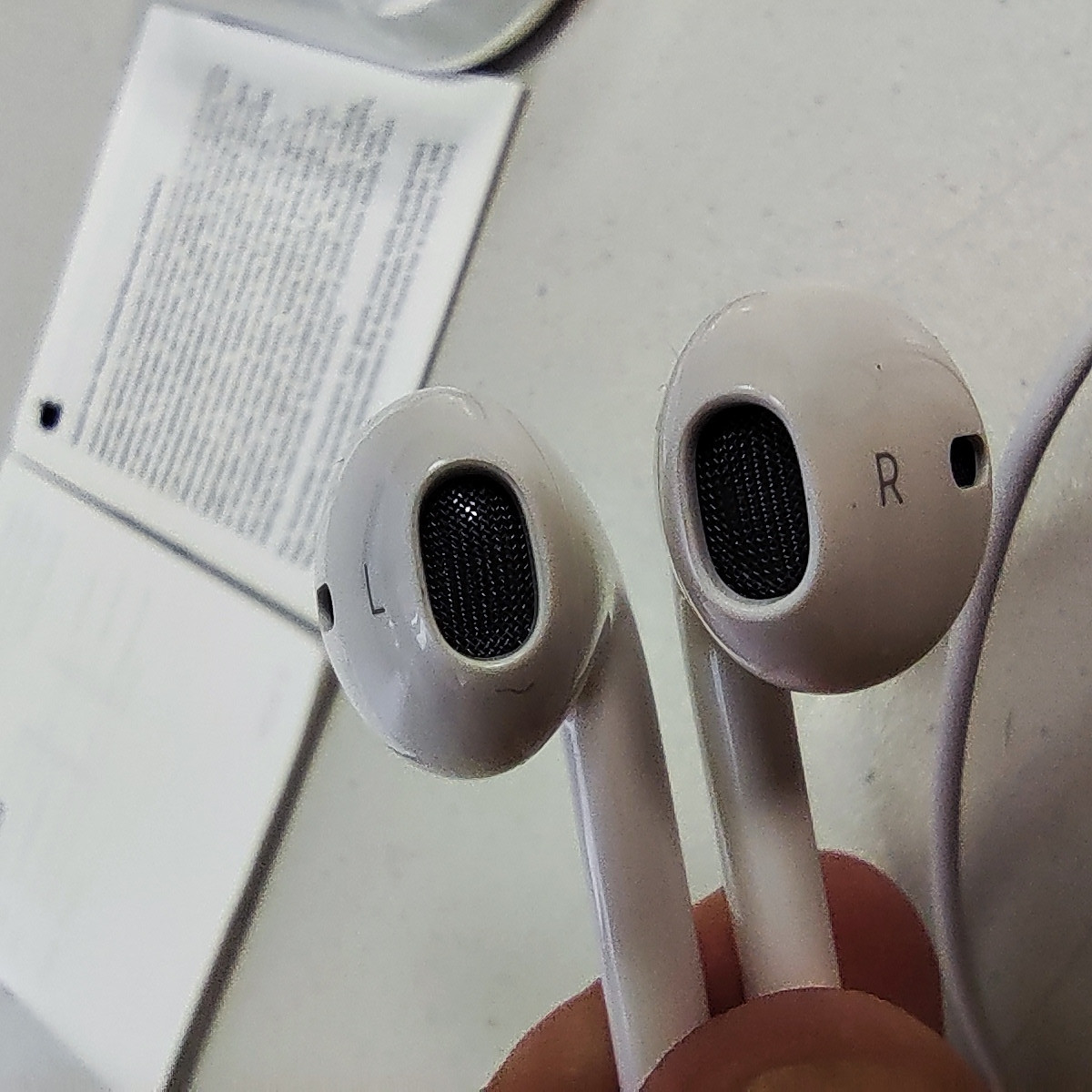 Гарнитура Apple EarPods, with Remote and Mic, for iPod/iPhone/iPad, White - фото 2 - id-p107366725