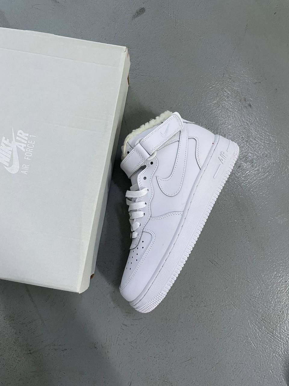 Кроссовки Nike Air Force 1 на меху Премиум Качество - фото 4 - id-p111996482