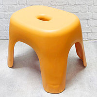 Стульчик подставка с дырочкой для перемещения морковный