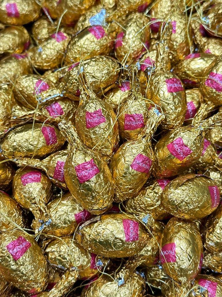 Шоколадные новогодние игрушки на Ёлку Шишки Favorina 1кг (золотые)