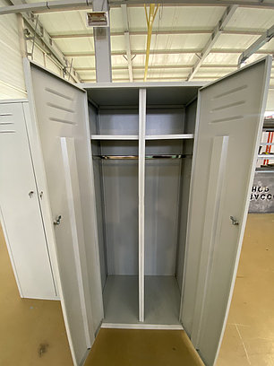 Двухсекционный металлический шкаф для одежды, фото 2