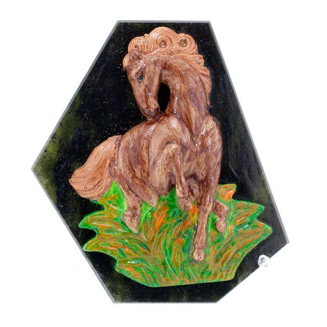 Сувенирный магнит на холодильник из натурального камня "Лошадка на лугу" - фото 1 - id-p80871853