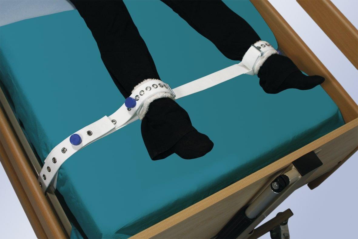 Фиксирующий ремень для ног ORLIMAN 1015 с магнитным замком с креплением к кровати