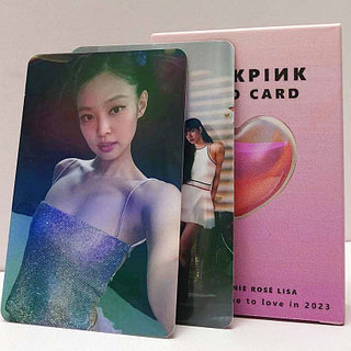 Юбка мен кроссовкадағы қыздардың суреттері