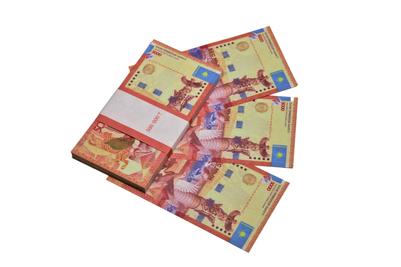 Пачка купюр 5000 тенге, фото 1
