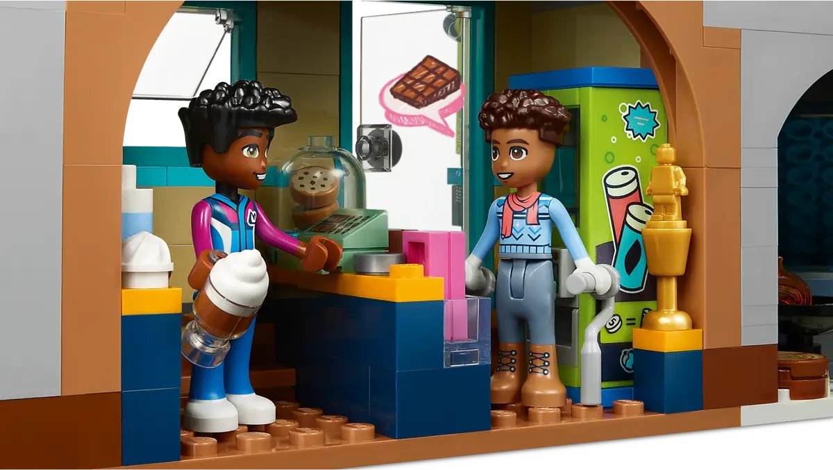 Конструктор LEGO Friends Подружки Горнолыжный склон для отдыха и кафе