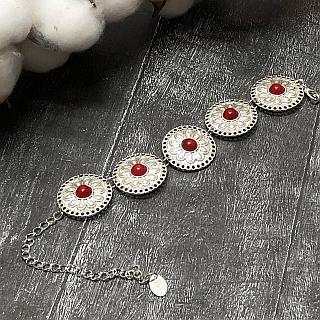 «Нимфомания» фильмінен цензурасыз секс көріністерін көріңіз.