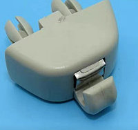 Крючек (кронштейн) от солнцезащитного козырька Audi /Volkswagen Golf /Polo/Passat/Jetta 2004-/Skoda Rapid