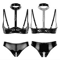 Комплект белья из искусственной лакированной кожи.