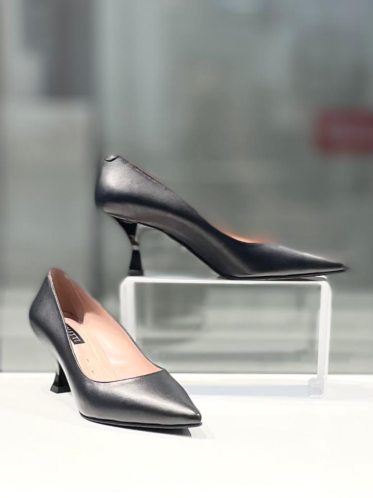 Модные женские туфли черного цвета "Paoletti" в Алматы. Женская обувь новая коллекция. - фото 4 - id-p112386587