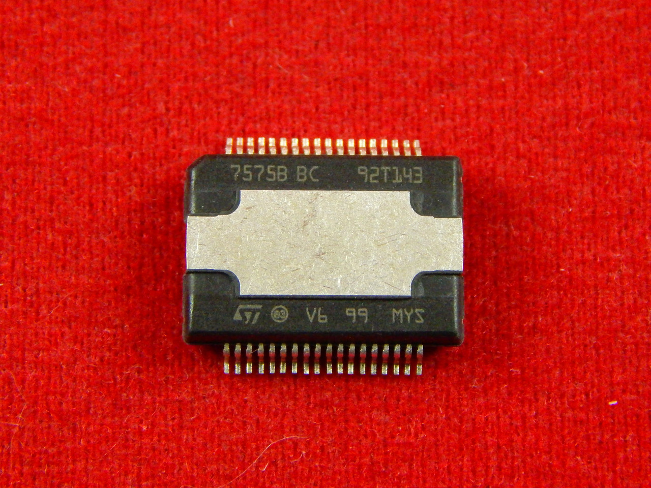 Микросхема TDA7575B, Усилитель звуковой мощности, 40 Вт, AB, 2 канала - фото 1 - id-p112416495