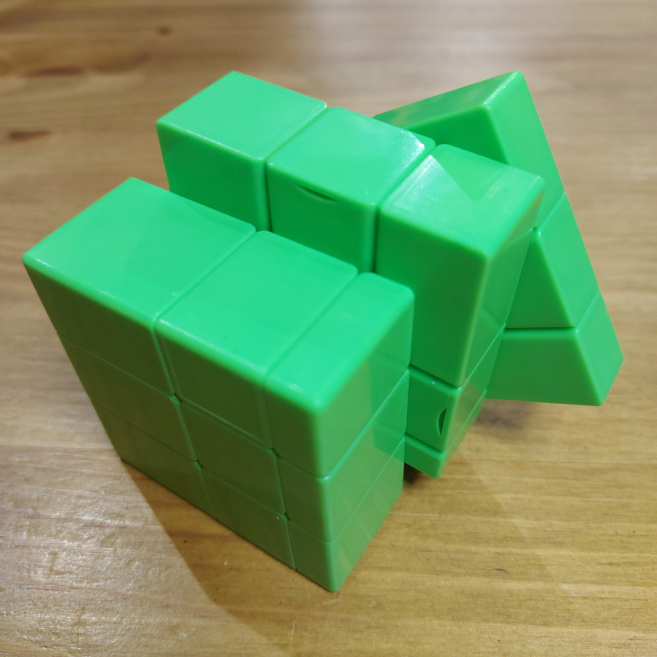Кубик Рубика "Qiyi Cube" Зеркальный. Mirror. Полезная головоломка. Цвет зеленый. - фото 3 - id-p55172638