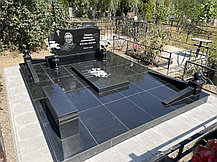 Гранитный комплекс из черного гранита, фото 3