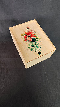 Деревянный короб с выдвижной крышкой на праздник