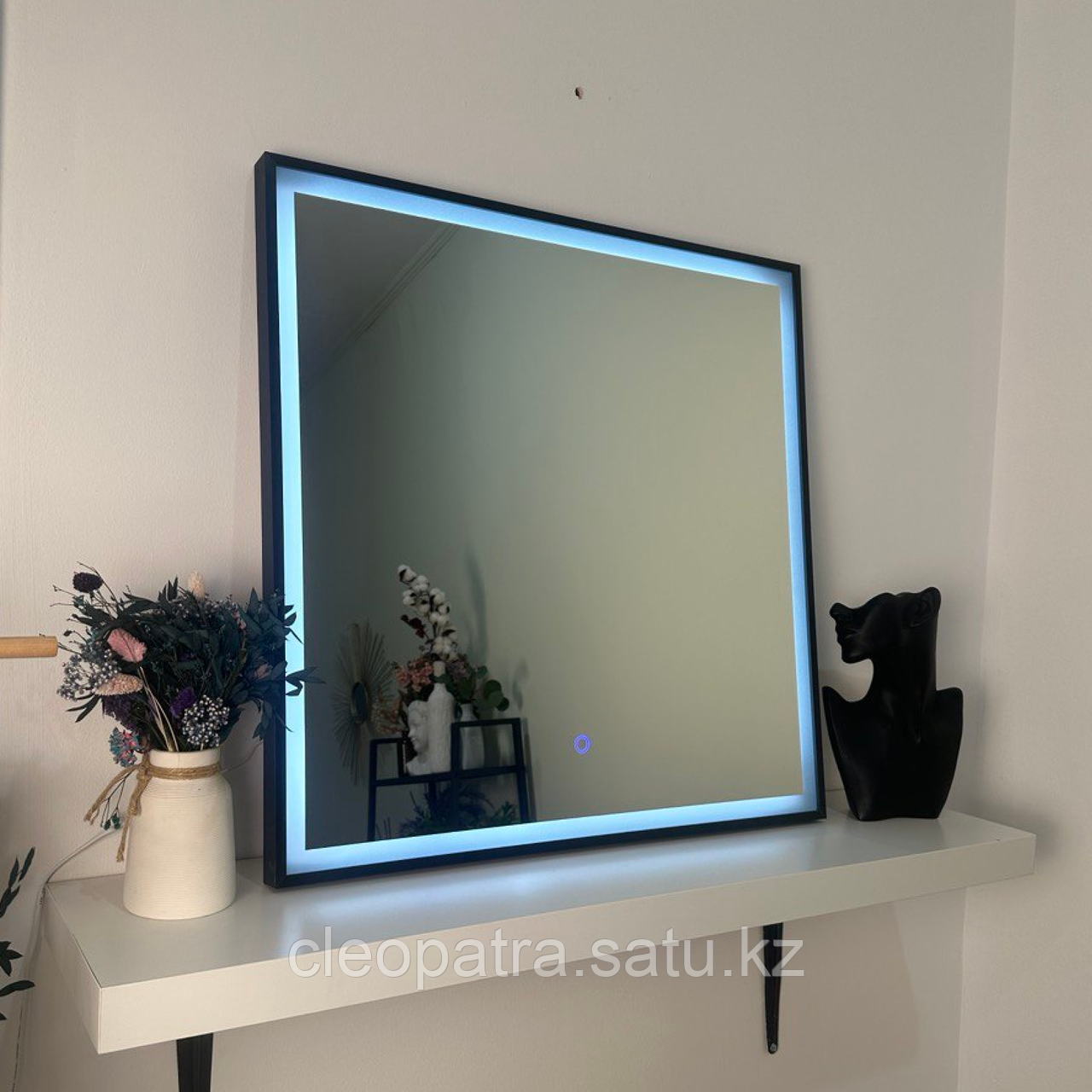 Зеркало квадратное 70*70 см квадратное с подсветкой черное с сенсорным выключателем