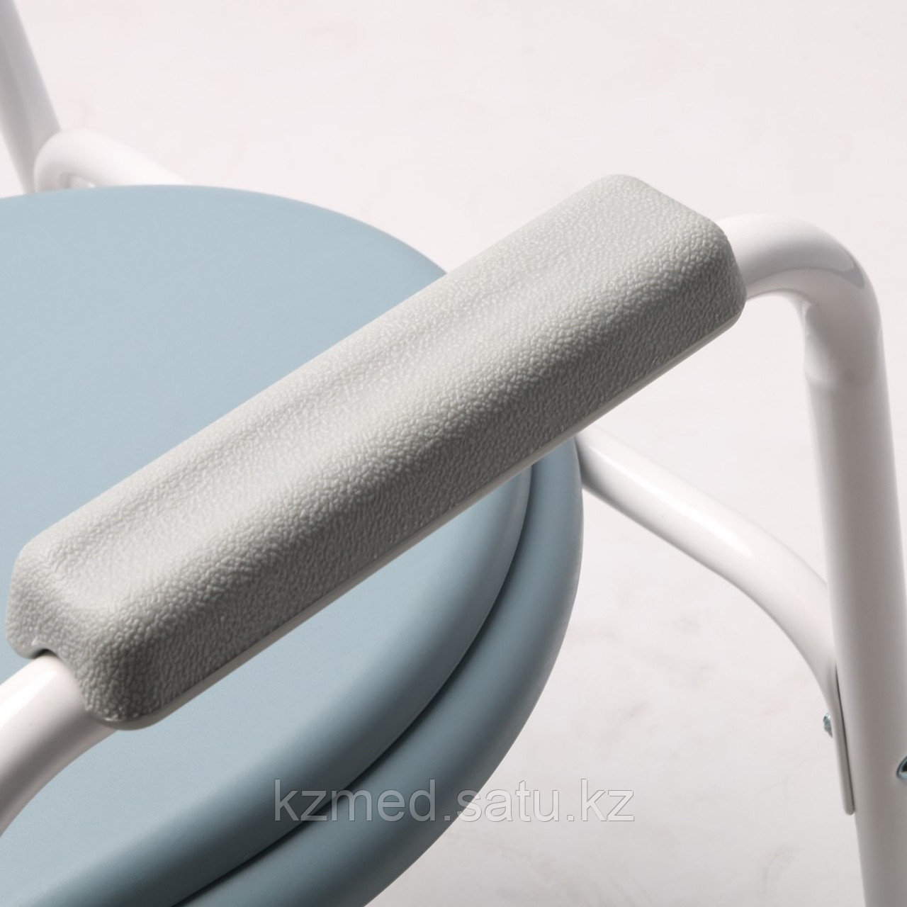 Кресла инвалидные Доступная-среда.kz Кресло-туалет с санитарным оснащением "Доступная-среда.kz" (Регулируемая - фото 2 - id-p112369963