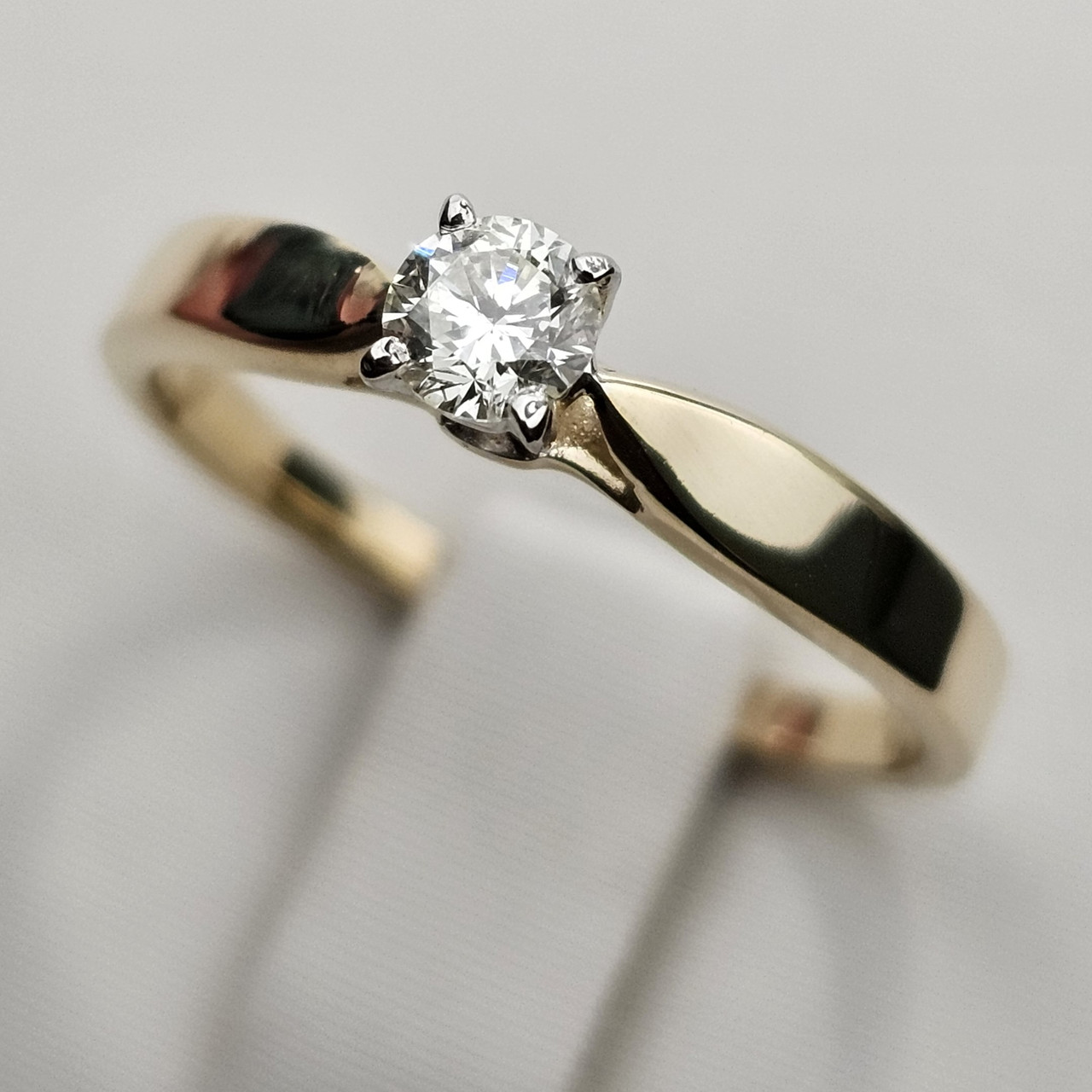 Золотое кольцо с бриллиантами 0.22 Сt SI1/I, VG-cut 16.5 размер