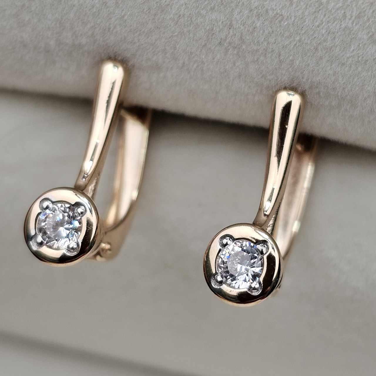 Золотые серьги с фианитами к/з 1,9 гр, 585 проба