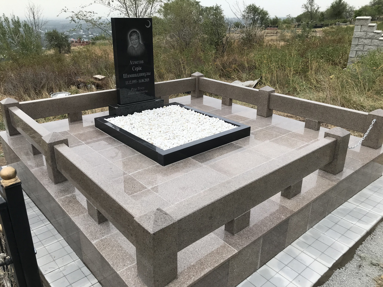 Мусульманская могила благоустройство.