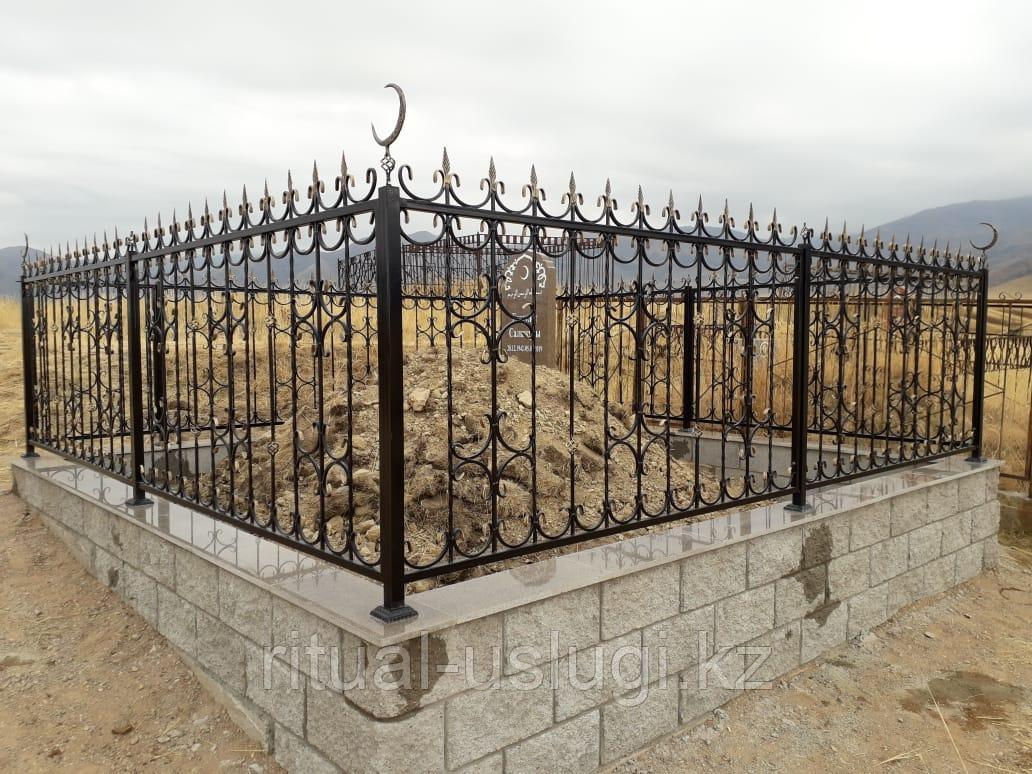 Мусульманская могила из кирпича