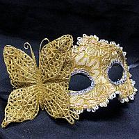 Венецианская маска с бабочкой золотистая