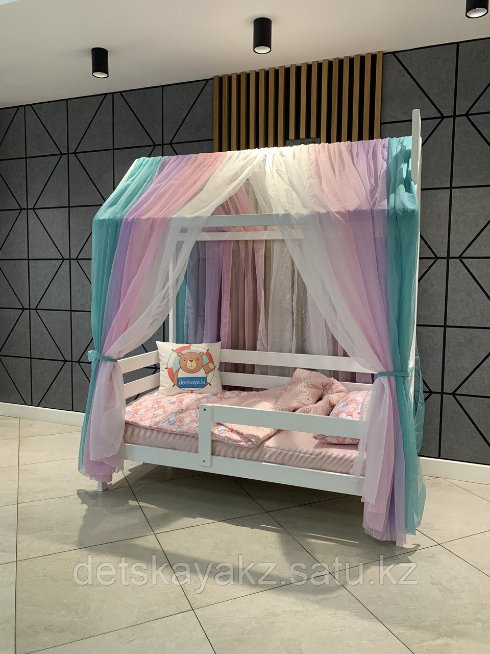 Детская кровать Домик с матрацем - фото 1 - id-p100763402