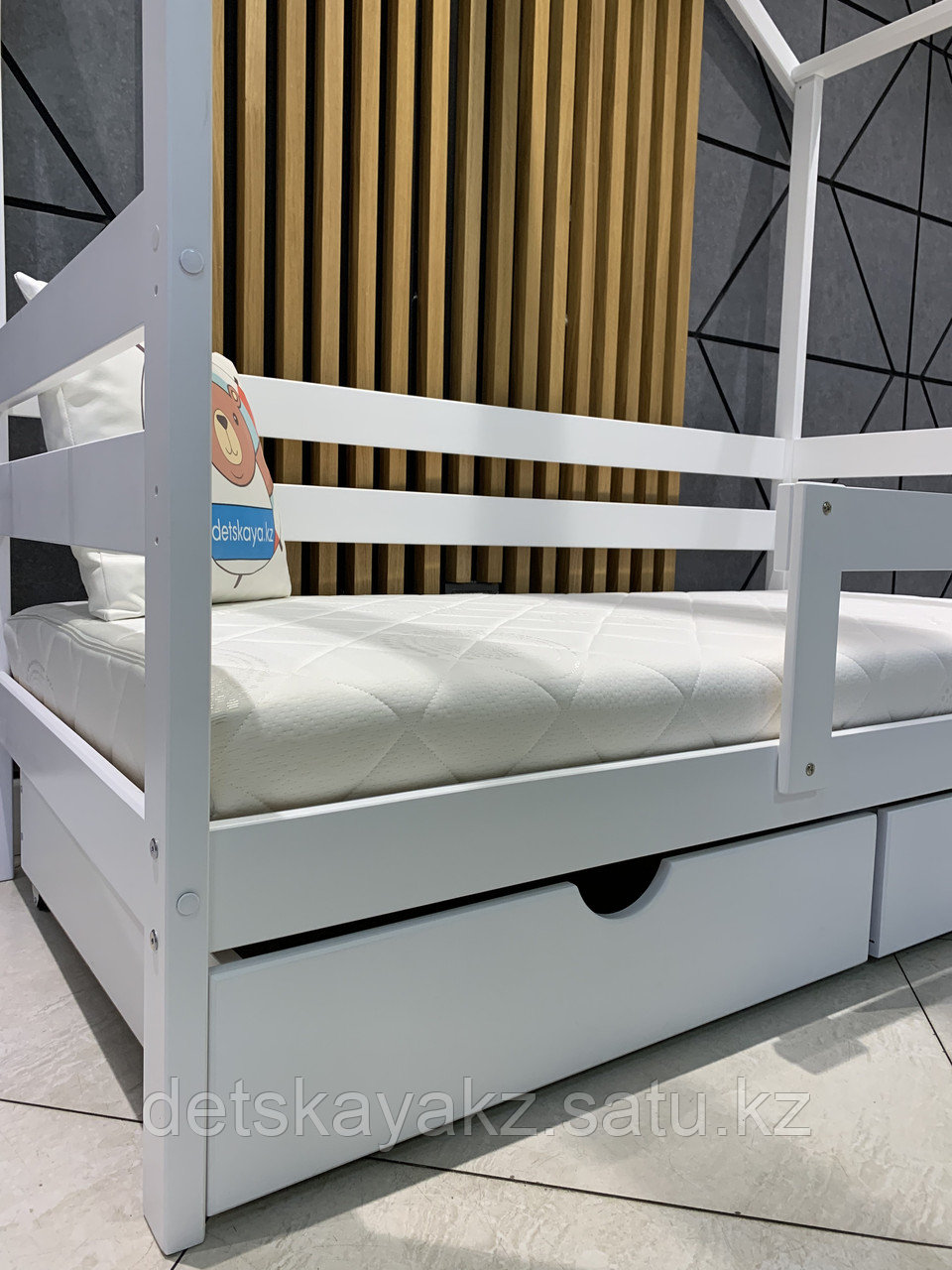 Детская кровать Домик Соня с ящиками и матрацем - фото 7 - id-p112715598