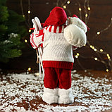 Дед Мороз "В вязаном костюме, с лыжами и мешком" 30 см, фото 3