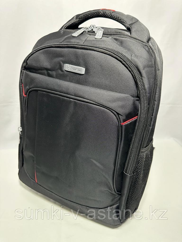 Мужской рюкзак "PONASOO", с отделом под ноутбук. Высота 46 см, ширина 32 см, глубина 15 см.
