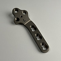 Пластина титан, "Лист клевера" с угловой стабильностью под винт 3,5мм B=10мм H=3,5мм L=70мм 3+3отв. левая