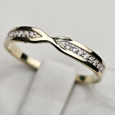 Золотое кольцо фианит ж/з 1,02 г.  585 проба, 16,5 размер