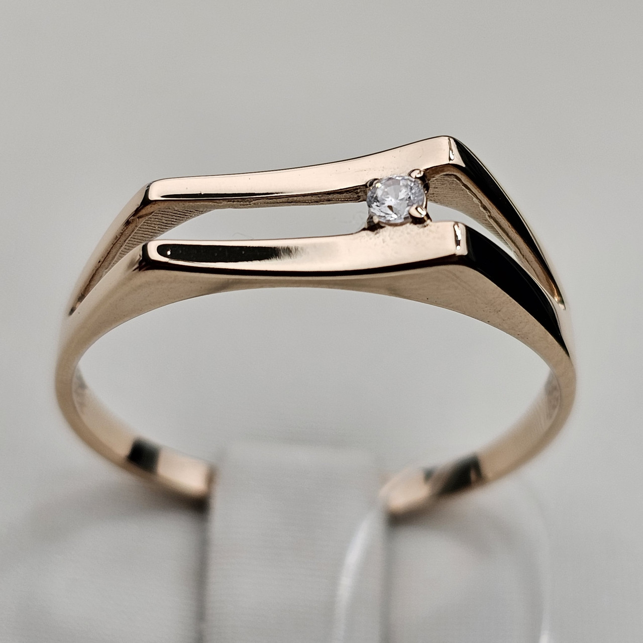 Золотое кольцо фианит к/з 1,72 г. 585 проба, 18,5 размер - фото 4 - id-p112815808