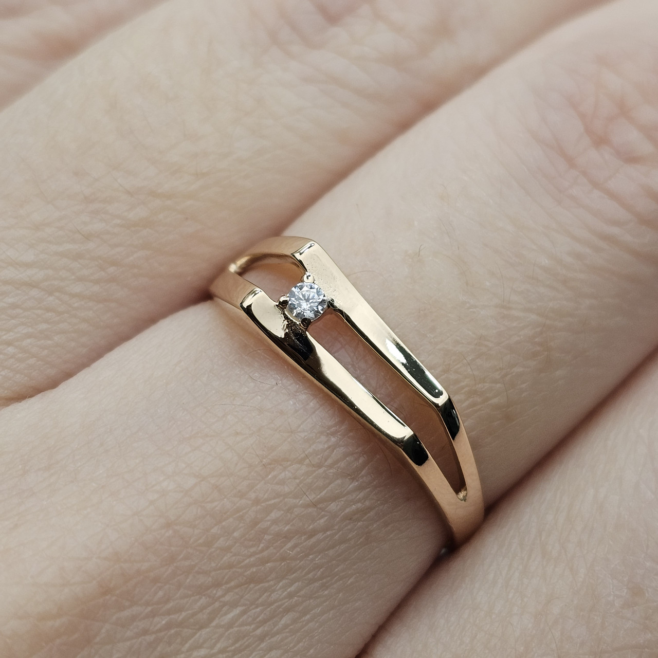 Золотое кольцо фианит к/з 1,72 г. 585 проба, 18,5 размер - фото 10 - id-p112815808