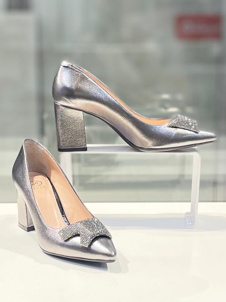 Женская обувь нарядные туфли "Baver" серебристого цвета в Алматы. - фото 1 - id-p112909880