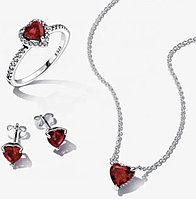 Серебряный комплект "Сердце" красный, серьги-гвоздики, кольцо и цепочка с кулоном