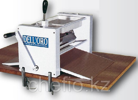 Тестораскатка ручная настольная с тефлоновыми крыльями 40*70 см Dell'Oro F480 - фото 1 - id-p112897600