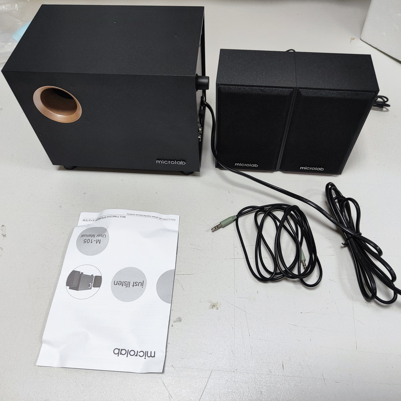 Колонки Microlab M-105 (2.1) - Black, 10Вт(2x2.5+5) RMS, 40Hz-20kHz, 70dB - фото 1 - id-p112937857