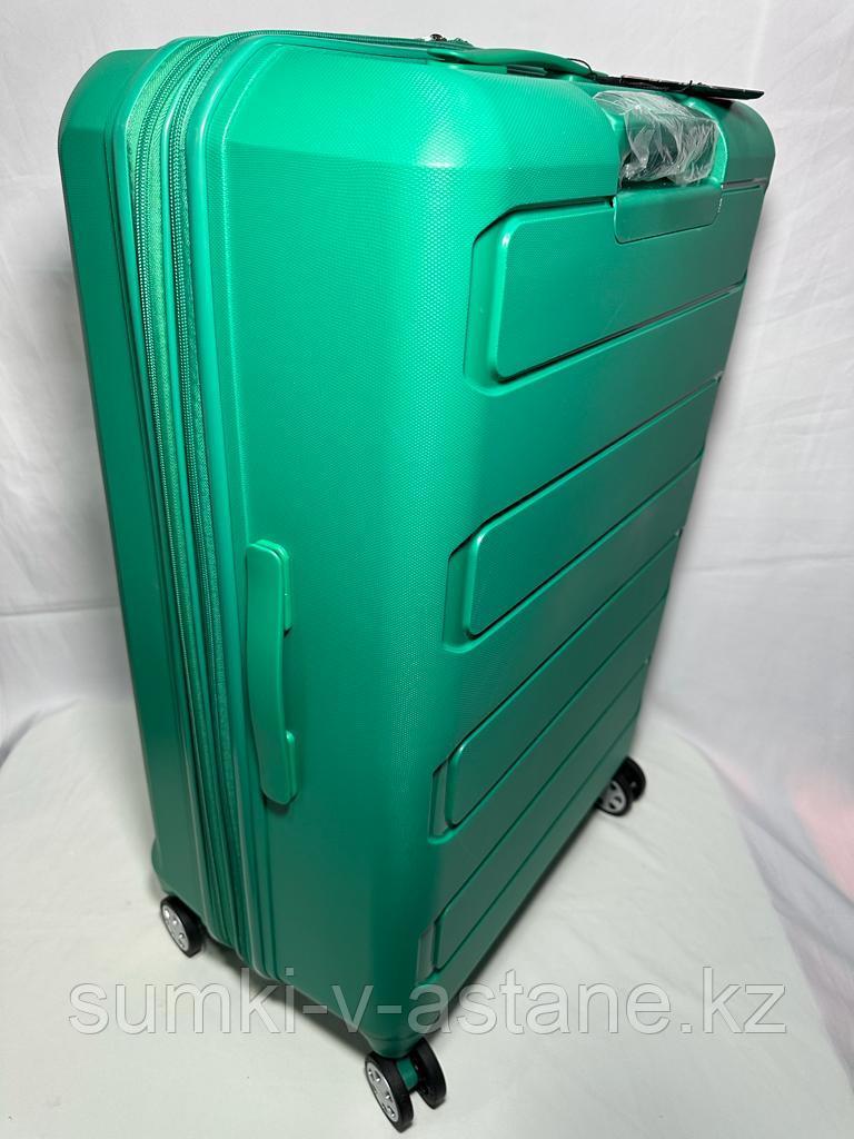 Большой пластиковый дорожный чемодан на 4-х колёсах "Travel Car". Высота 76 см, ширина 49 см,глубина 32(37) см - фото 5 - id-p112944048